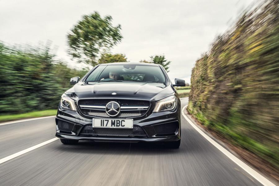  Mercedes-Benz CLA45 AMG 2013 года  (UK) (фото 18 из 30)